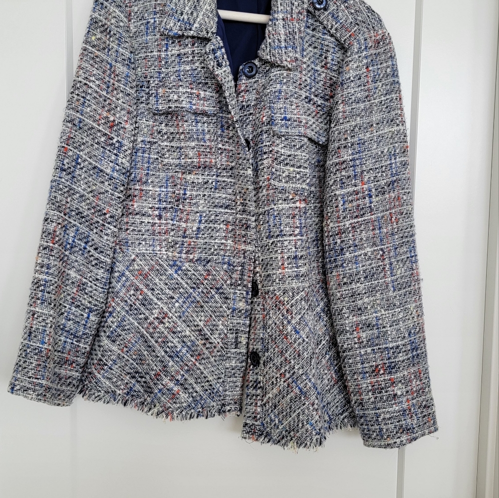 Blazer - Picture 3 of 4